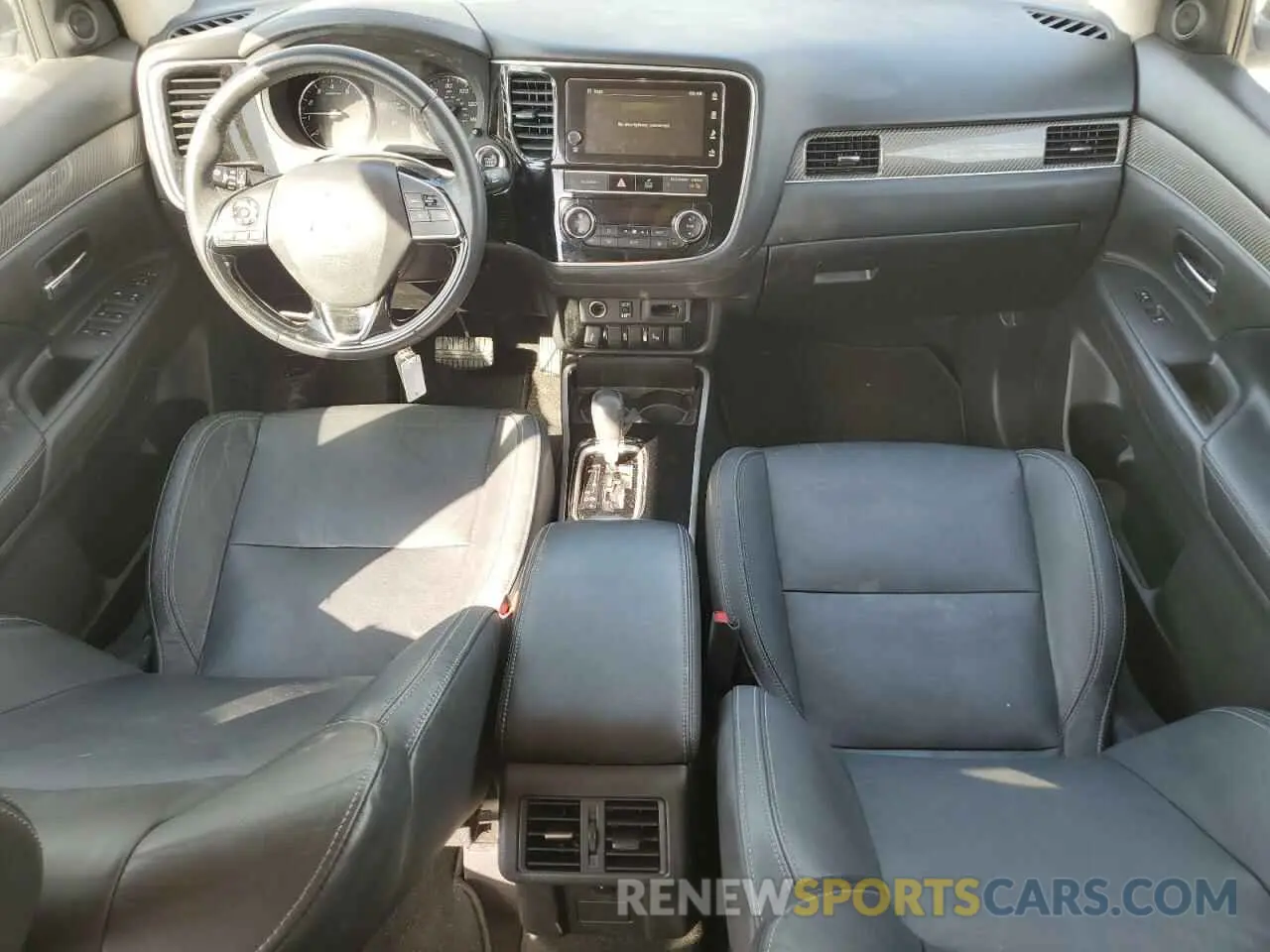 8 Фотография поврежденного автомобиля JA4AZ3A37KZ042274 MITSUBISHI OUTLANDER 2019