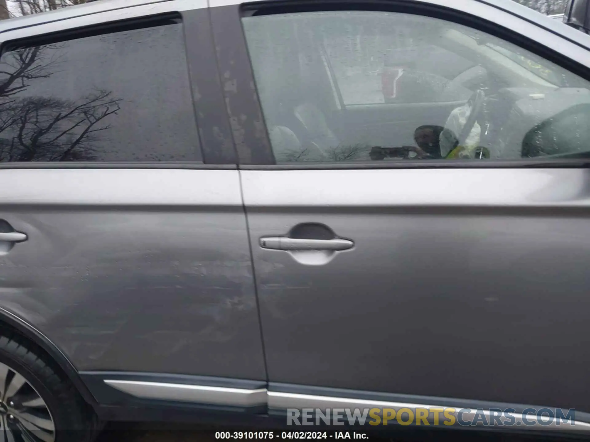 12 Фотография поврежденного автомобиля JA4AZ3A38KZ042008 MITSUBISHI OUTLANDER 2019