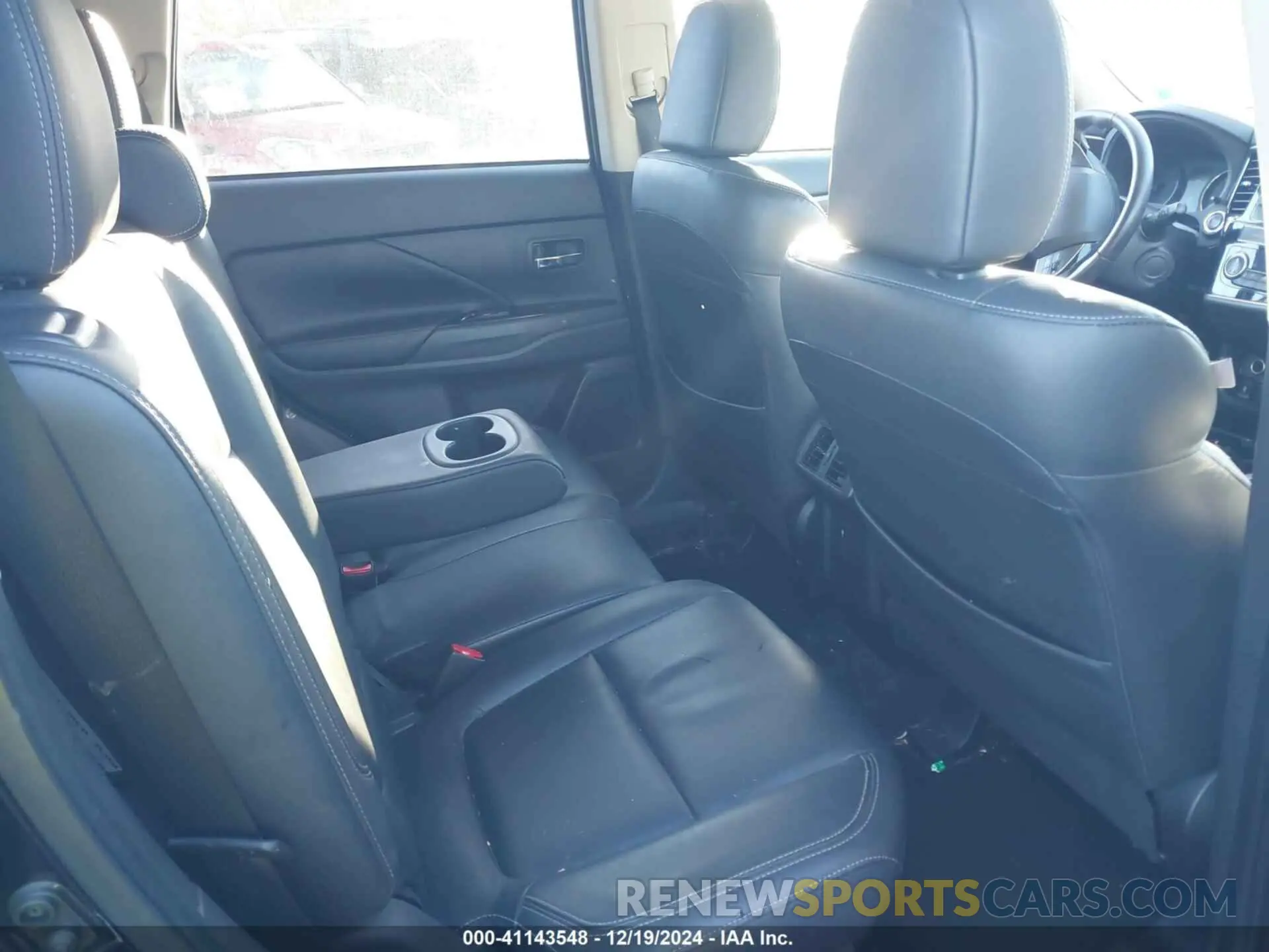 8 Photograph of a damaged car JA4AZ3A39KZ003363 MITSUBISHI OUTLANDER 2019