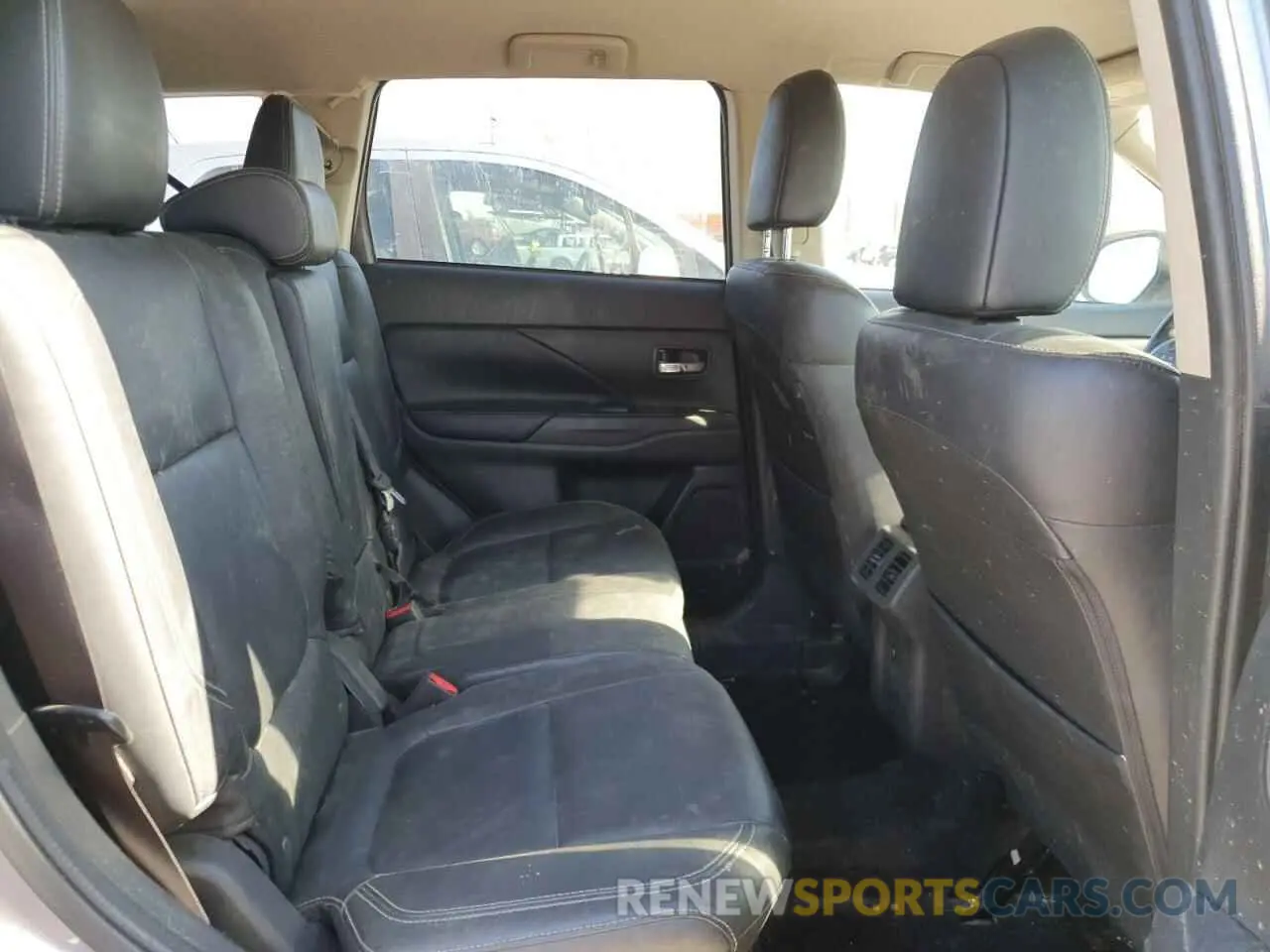 11 Фотография поврежденного автомобиля JA4AZ3A39KZ003427 MITSUBISHI OUTLANDER 2019