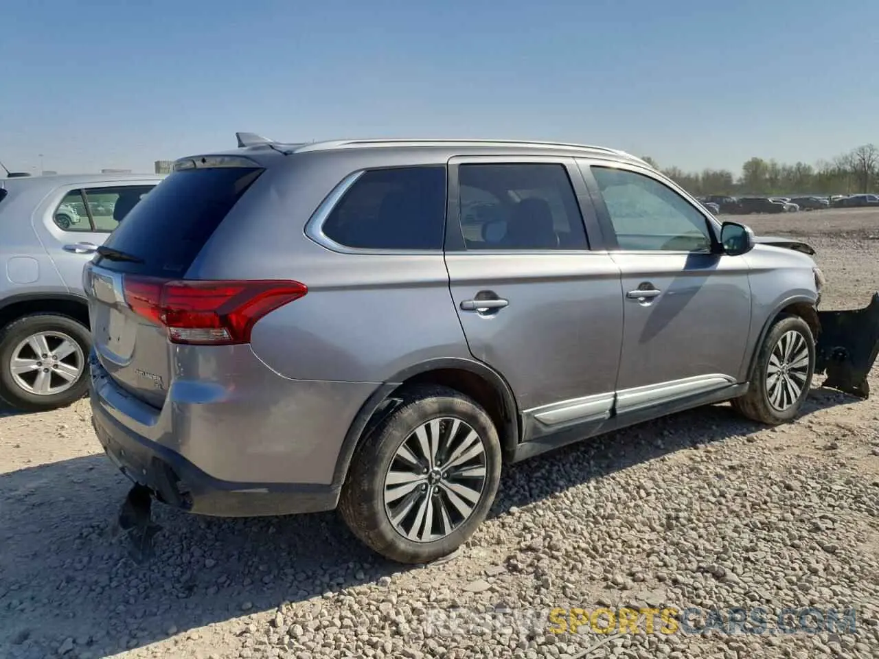 3 Фотография поврежденного автомобиля JA4AZ3A39KZ003427 MITSUBISHI OUTLANDER 2019