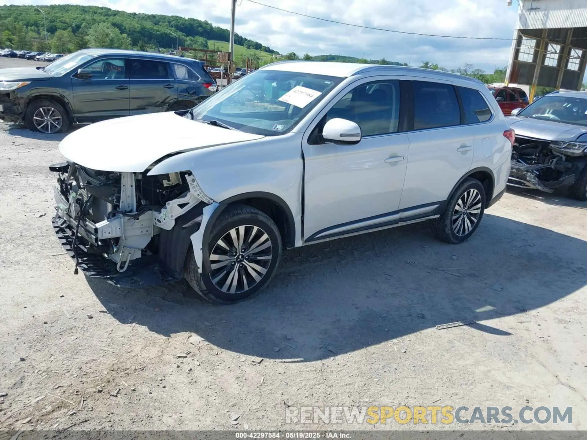 2 Photograph of a damaged car JA4AZ3A3XKZ036453 MITSUBISHI OUTLANDER 2019