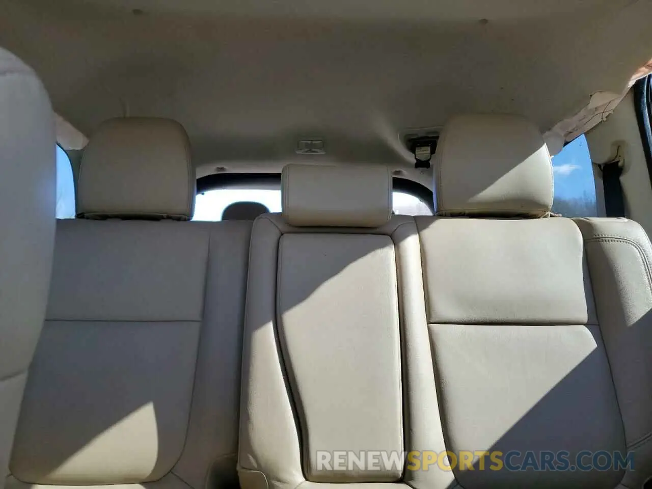 10 Фотография поврежденного автомобиля JA4JZ4AX5KZ027538 MITSUBISHI OUTLANDER 2019