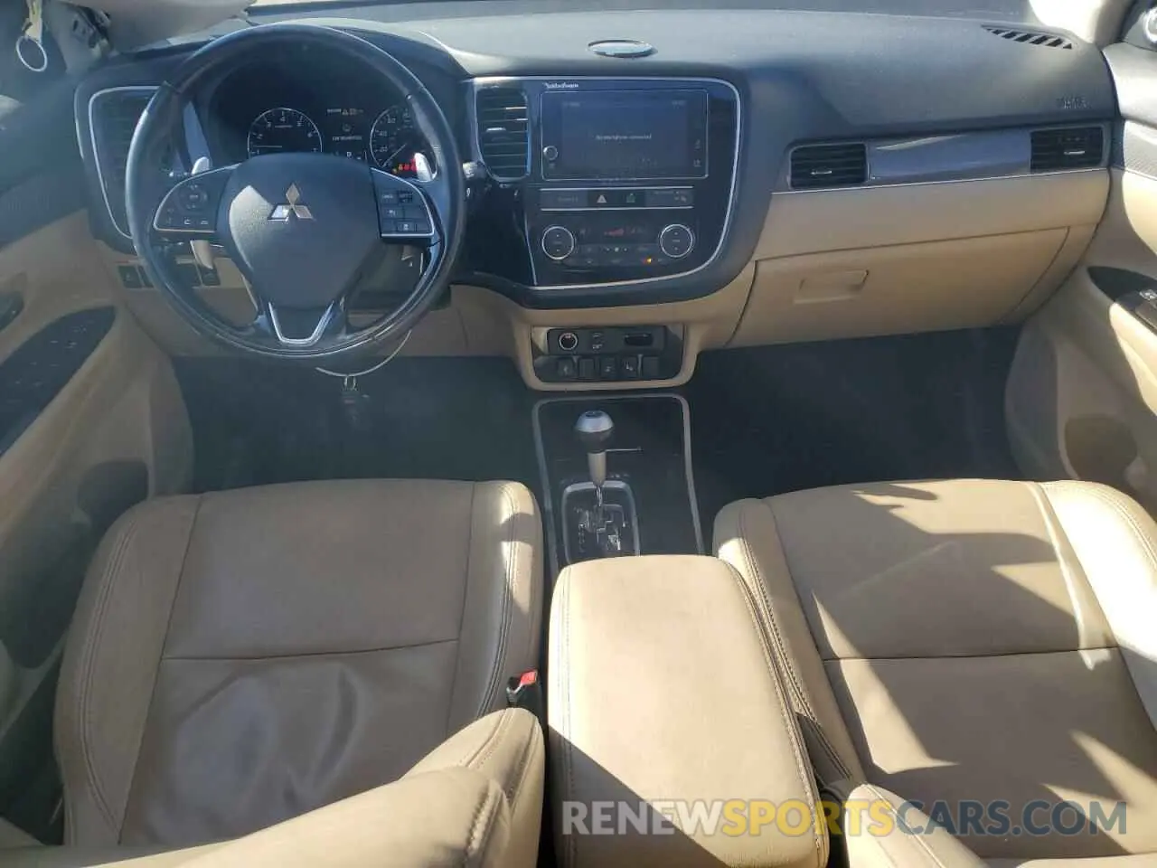 8 Фотография поврежденного автомобиля JA4JZ4AX5KZ027538 MITSUBISHI OUTLANDER 2019
