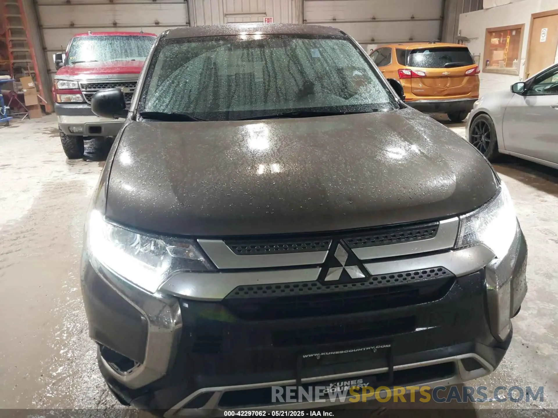 12 Фотография поврежденного автомобиля JA4AD2A30LZ040098 MITSUBISHI OUTLANDER 2020