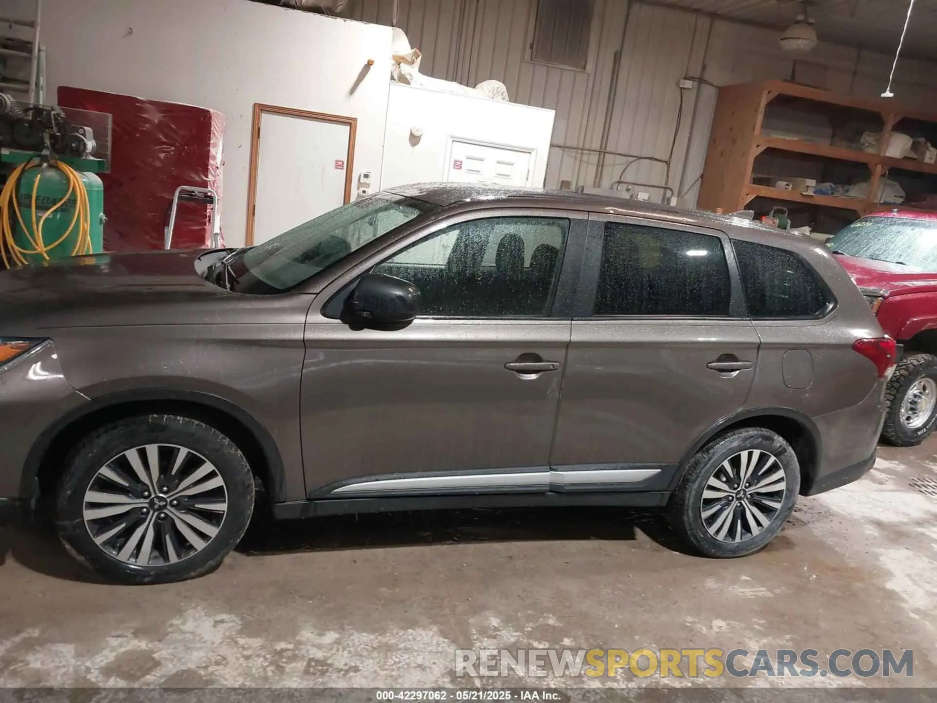 14 Фотография поврежденного автомобиля JA4AD2A30LZ040098 MITSUBISHI OUTLANDER 2020