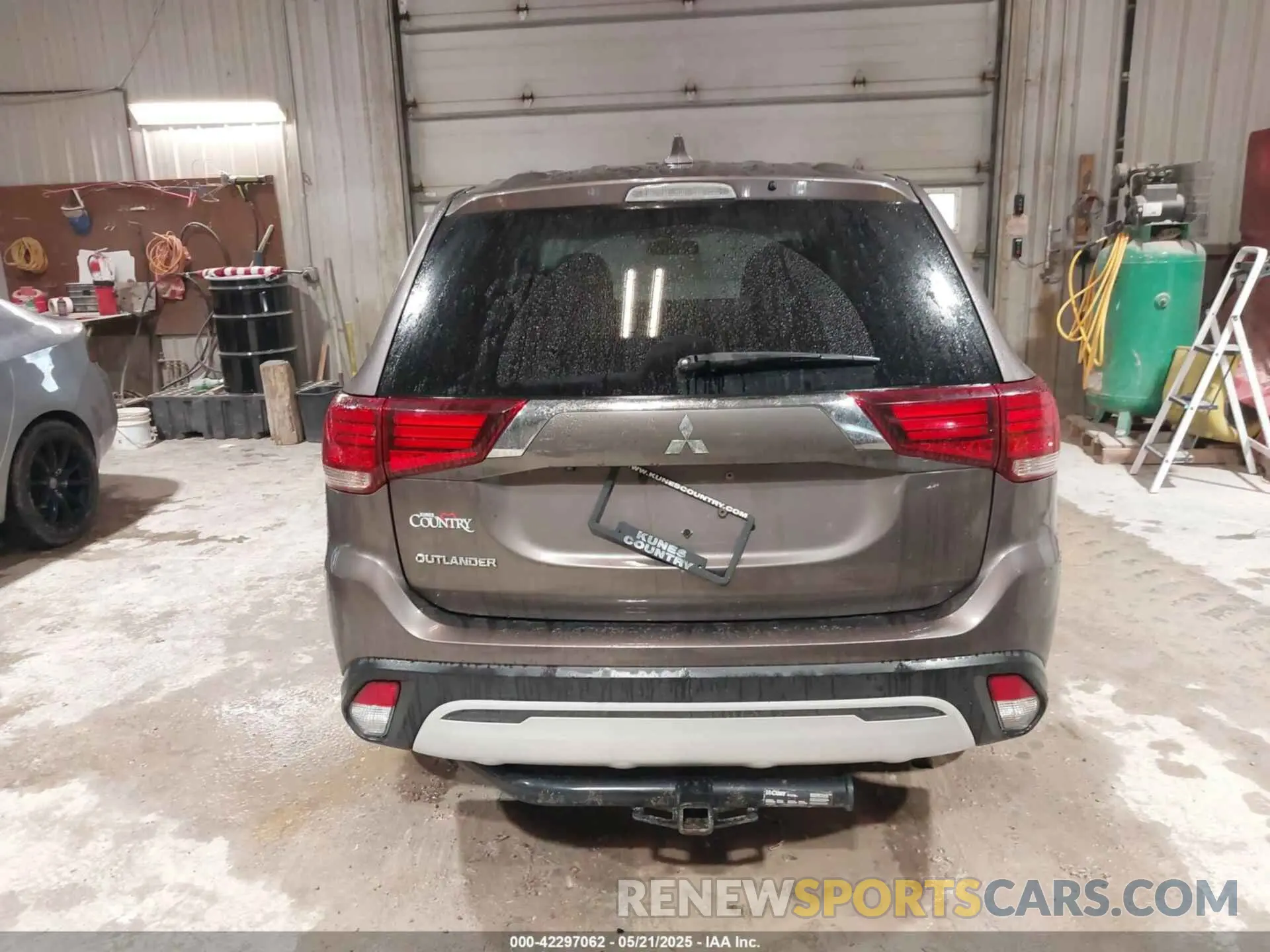 16 Фотография поврежденного автомобиля JA4AD2A30LZ040098 MITSUBISHI OUTLANDER 2020