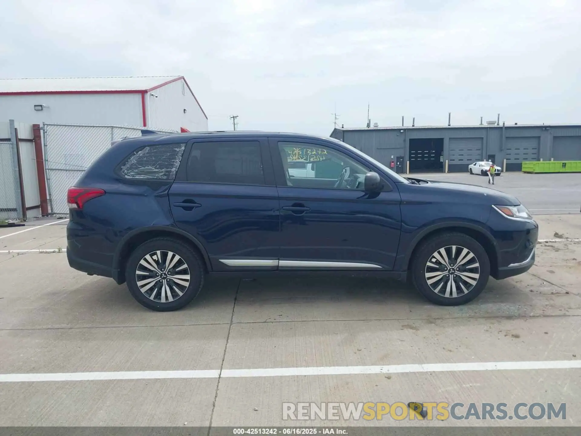 14 Photograph of a damaged car JA4AD2A32LZ013274 MITSUBISHI OUTLANDER 2020