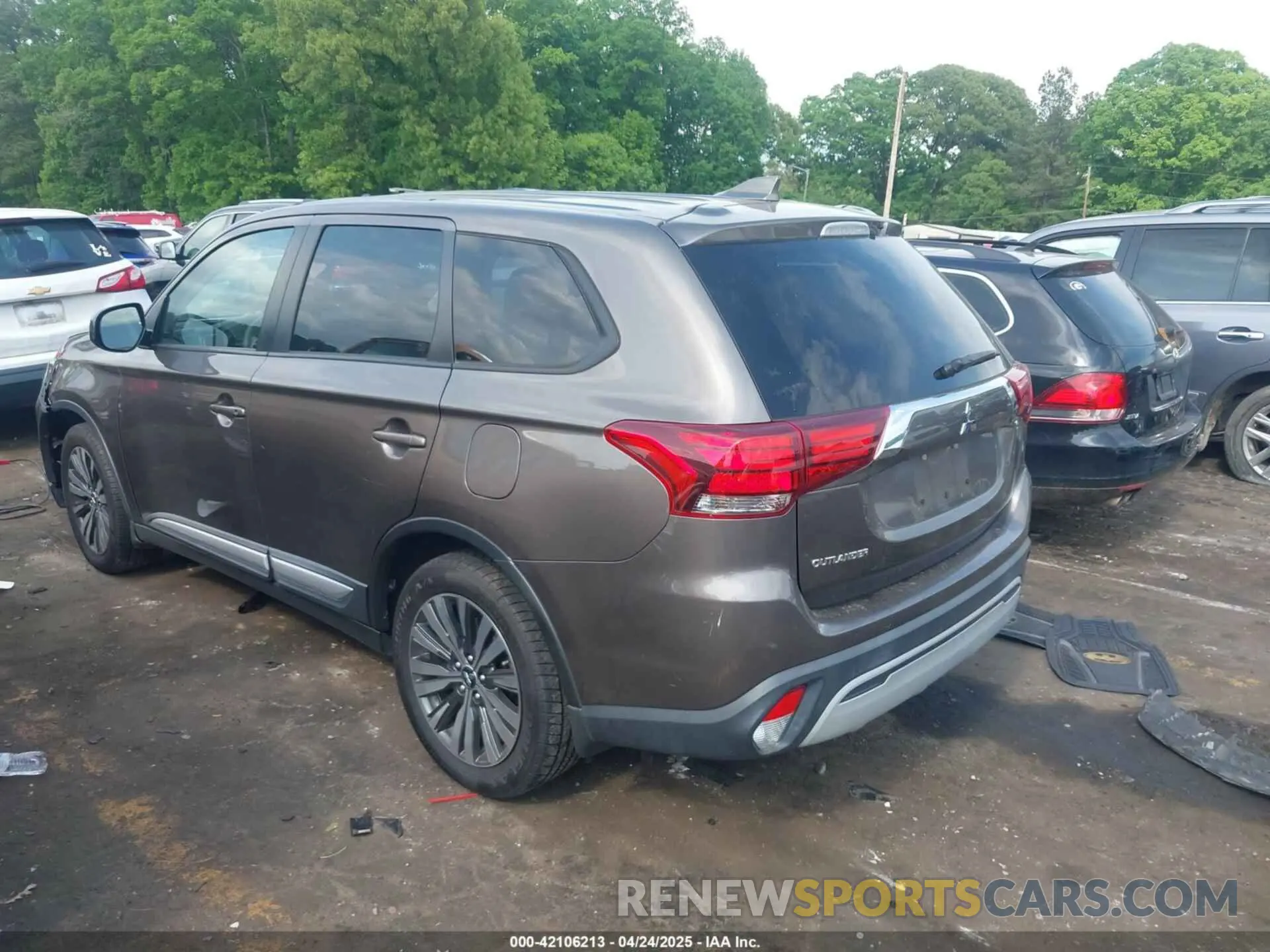 3 Фотография поврежденного автомобиля JA4AD2A32LZ038644 MITSUBISHI OUTLANDER 2020
