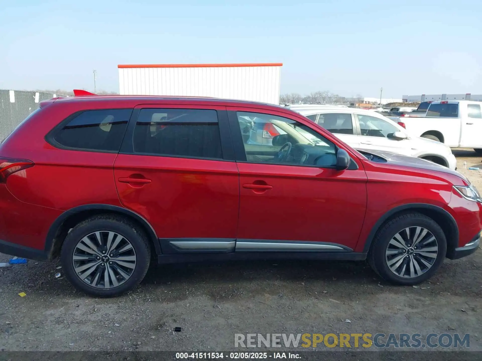 13 Фотография поврежденного автомобиля JA4AD2A32LZ040023 MITSUBISHI OUTLANDER 2020