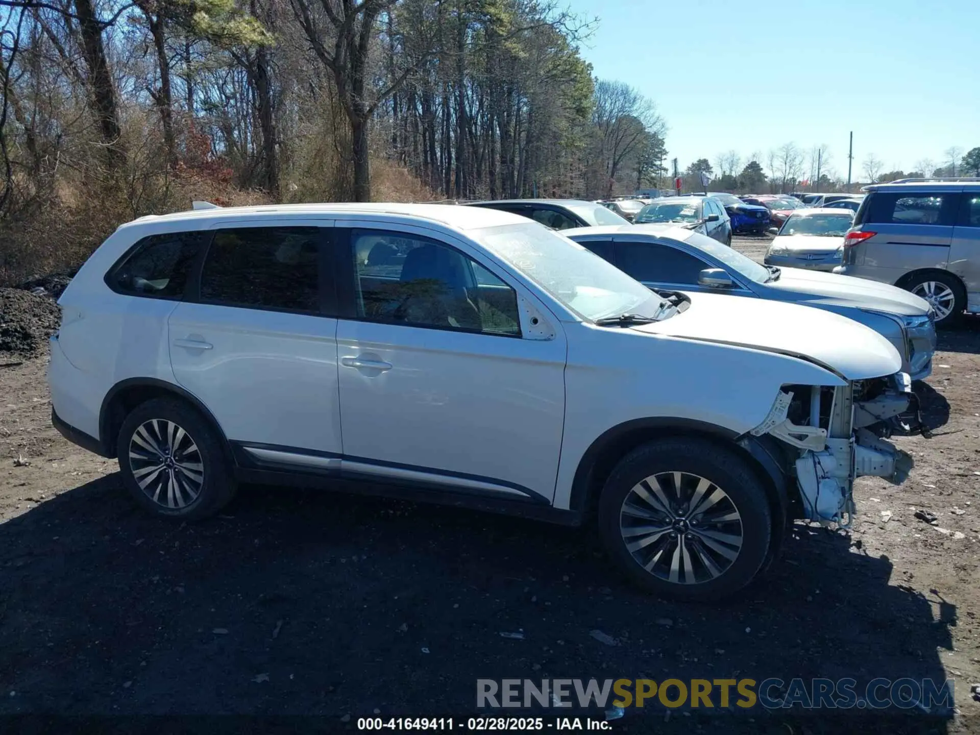 13 Photograph of a damaged car JA4AD2A33LZ044887 MITSUBISHI OUTLANDER 2020