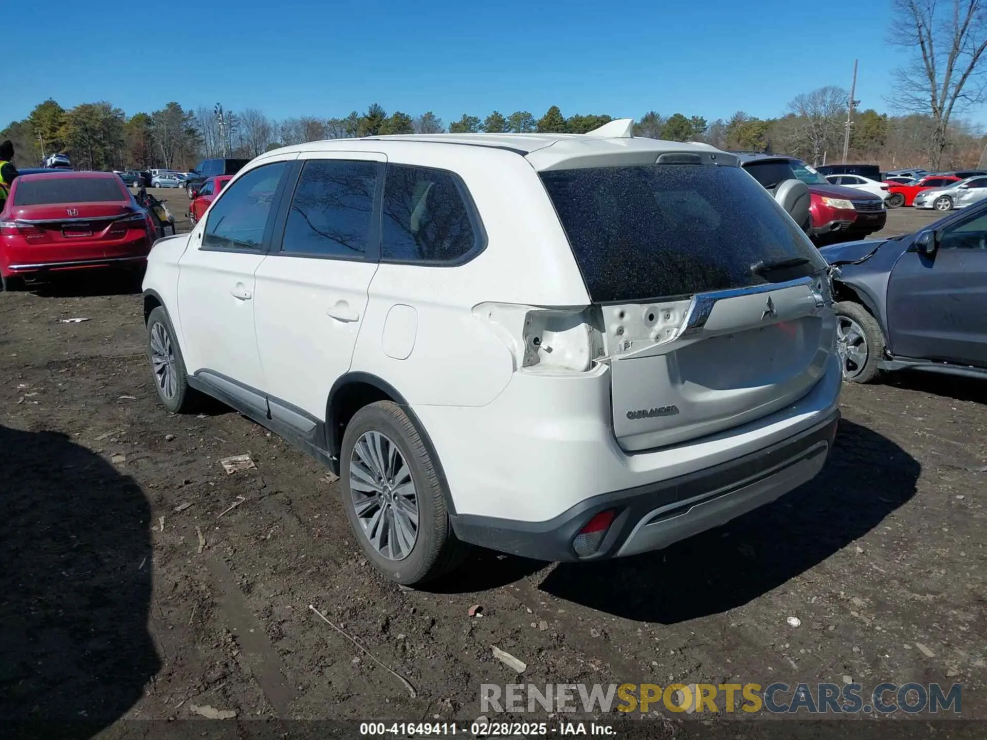 3 Photograph of a damaged car JA4AD2A33LZ044887 MITSUBISHI OUTLANDER 2020