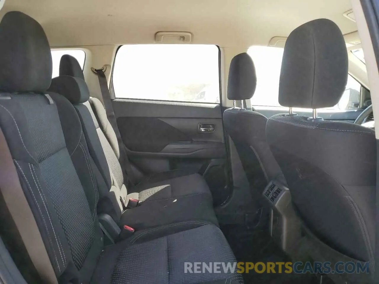 11 Фотография поврежденного автомобиля JA4AD2A35LZ033261 MITSUBISHI OUTLANDER 2020