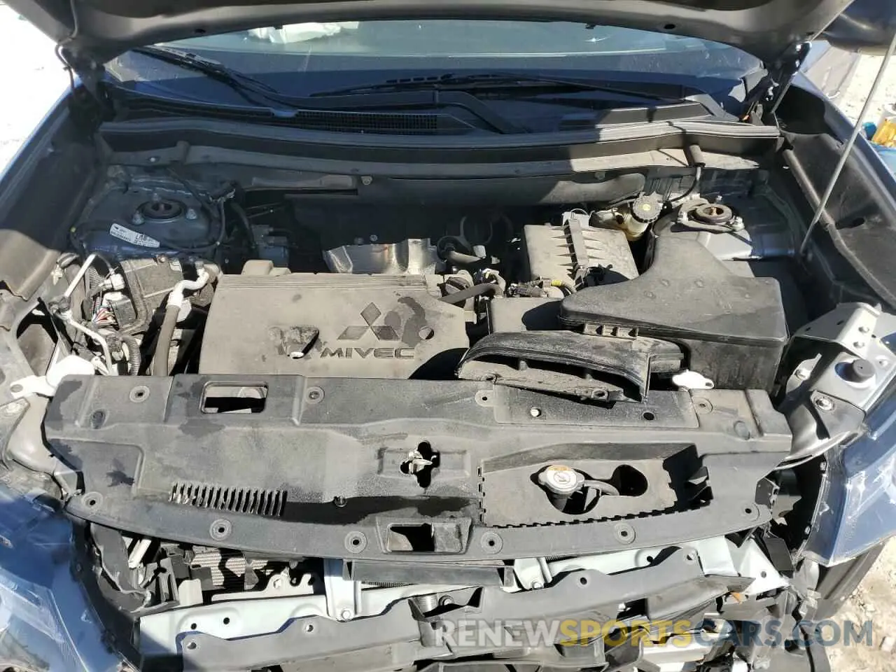 13 Фотография поврежденного автомобиля JA4AD2A35LZ033261 MITSUBISHI OUTLANDER 2020