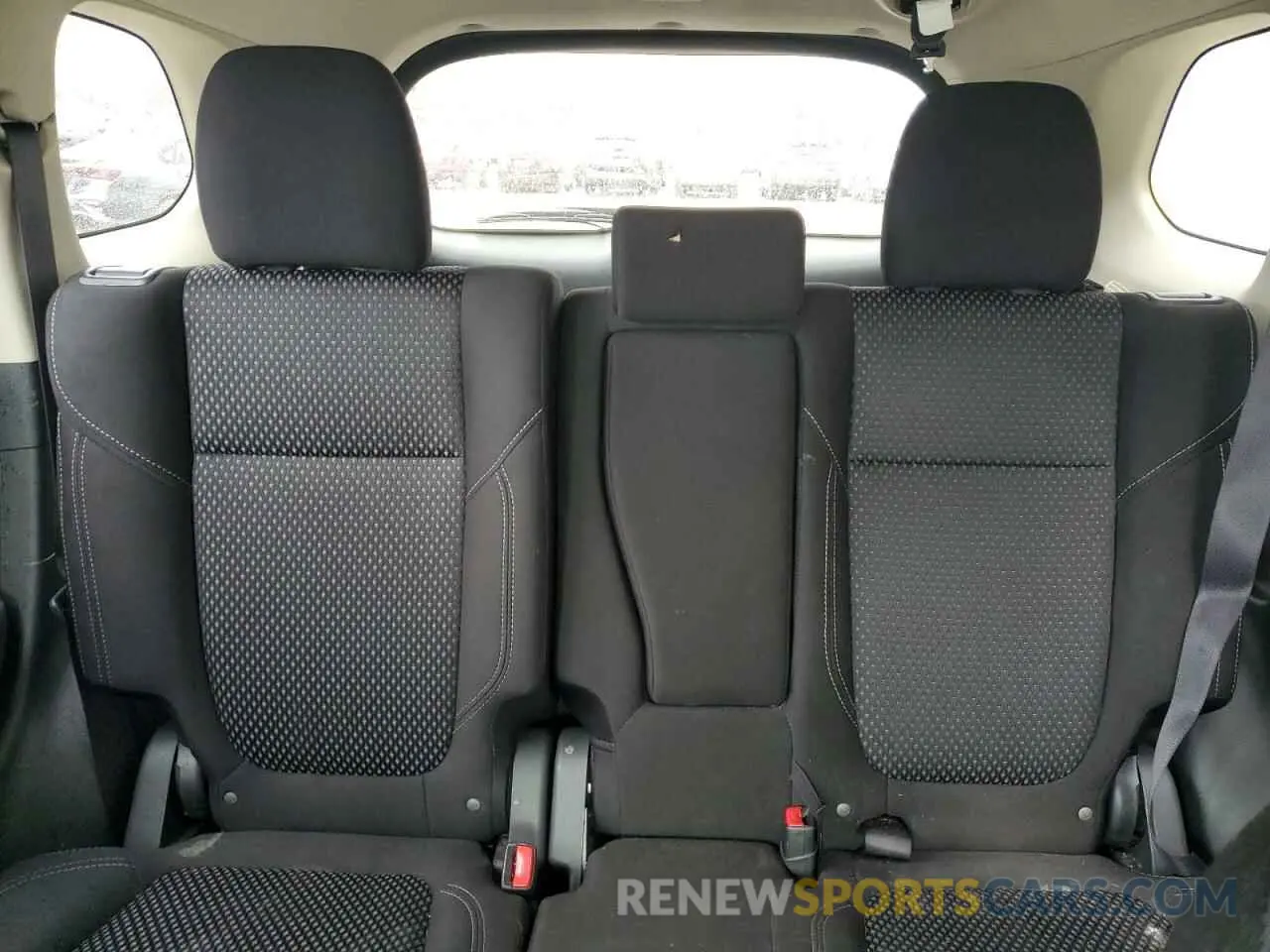 10 Фотография поврежденного автомобиля JA4AD2A38LZ011044 MITSUBISHI OUTLANDER 2020