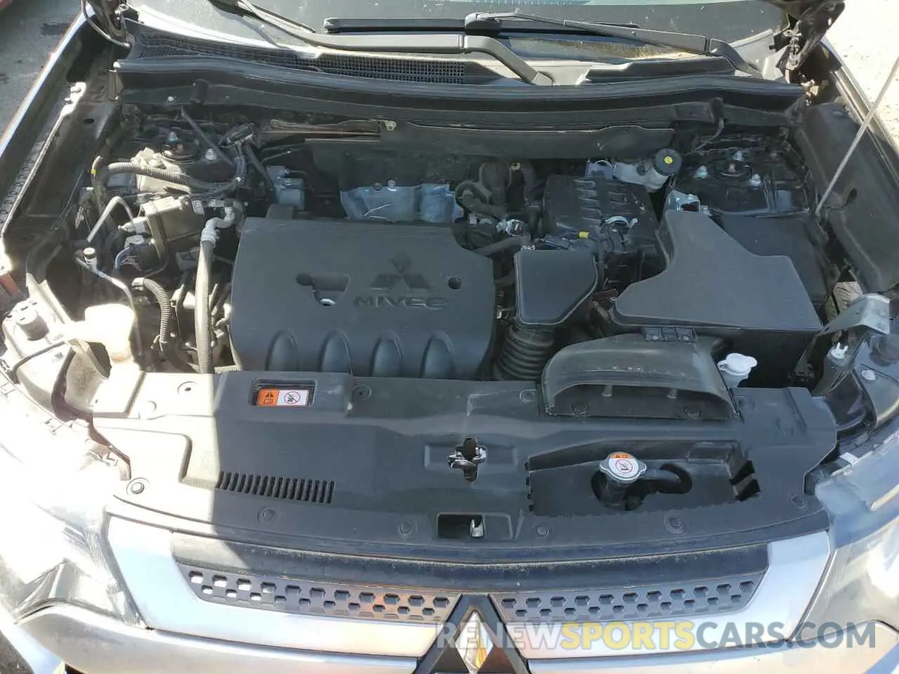 12 Фотография поврежденного автомобиля JA4AD2A38LZ048059 MITSUBISHI OUTLANDER 2020
