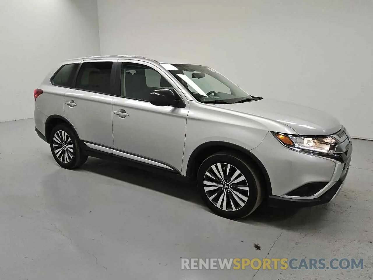 4 Фотография поврежденного автомобиля JA4AD2A3XLZ039573 MITSUBISHI OUTLANDER 2020