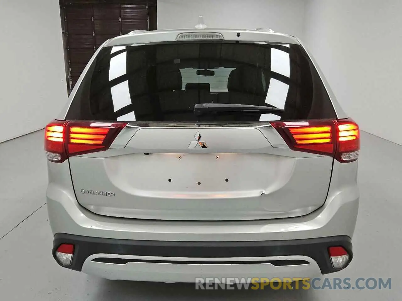 6 Фотография поврежденного автомобиля JA4AD2A3XLZ039573 MITSUBISHI OUTLANDER 2020