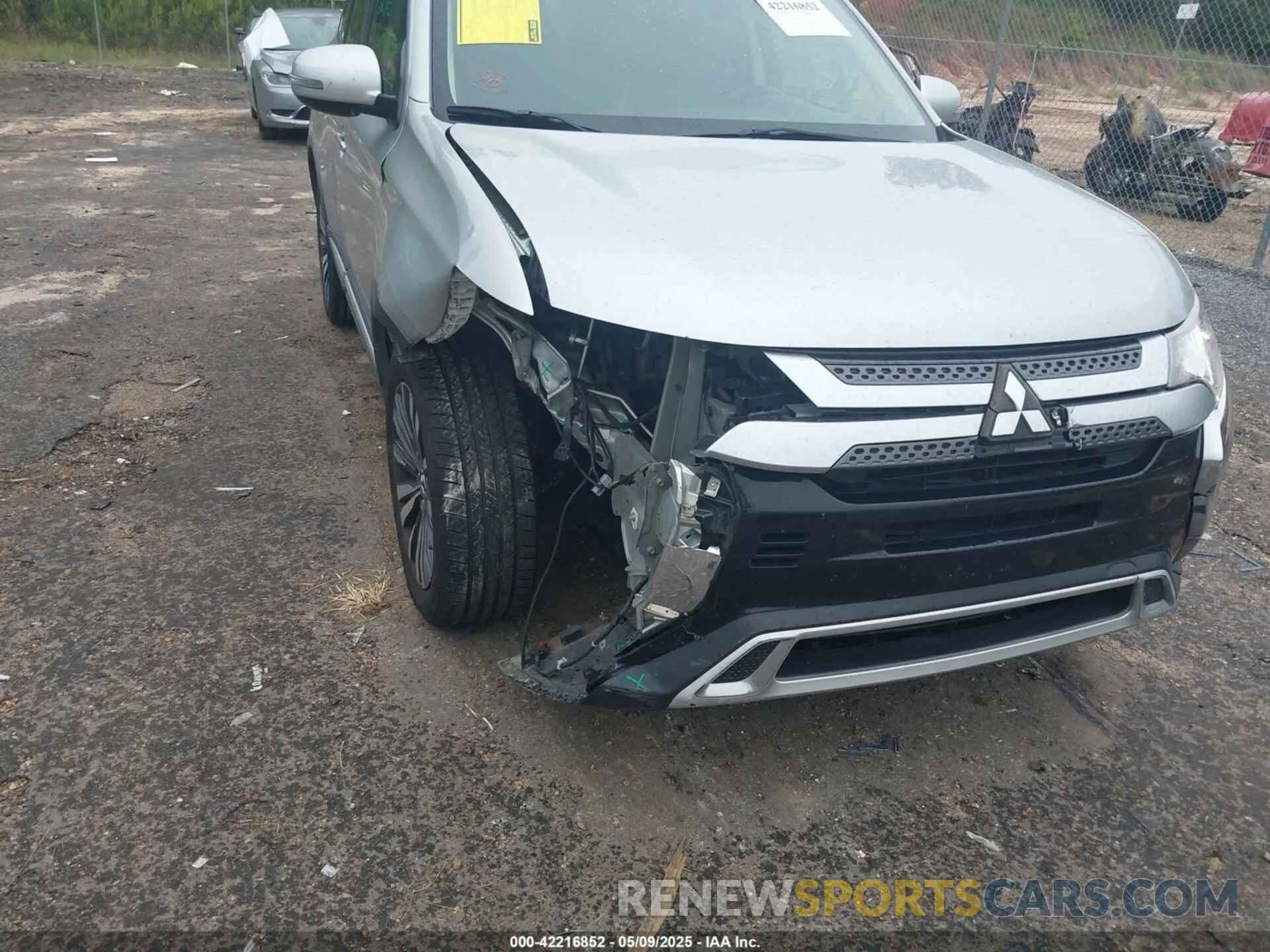 6 Photograph of a damaged car JA4AD3A30LZ021489 MITSUBISHI OUTLANDER 2020