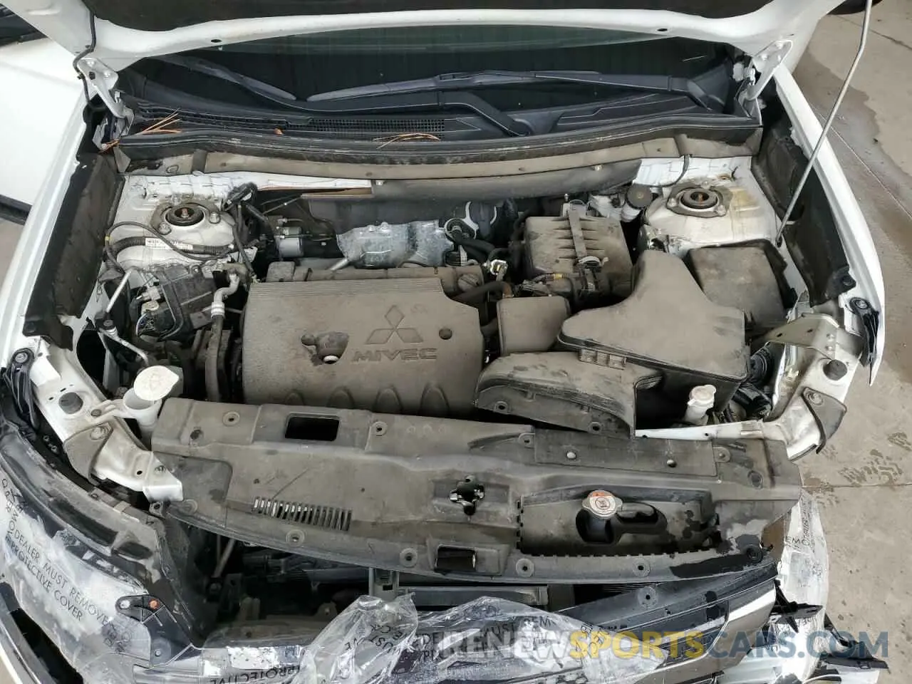 11 Фотография поврежденного автомобиля JA4AD3A30LZ039104 MITSUBISHI OUTLANDER 2020