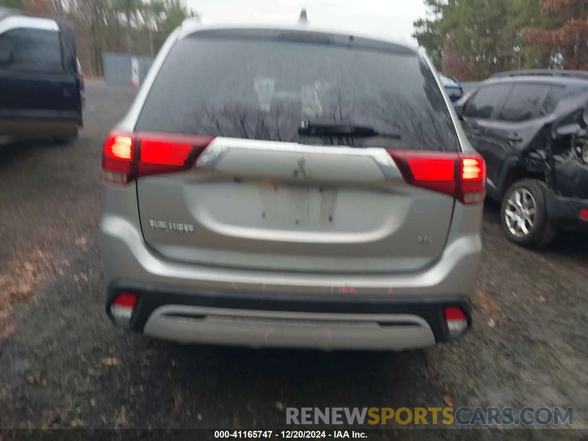 16 Photograph of a damaged car JA4AD3A30LZ042990 MITSUBISHI OUTLANDER 2020