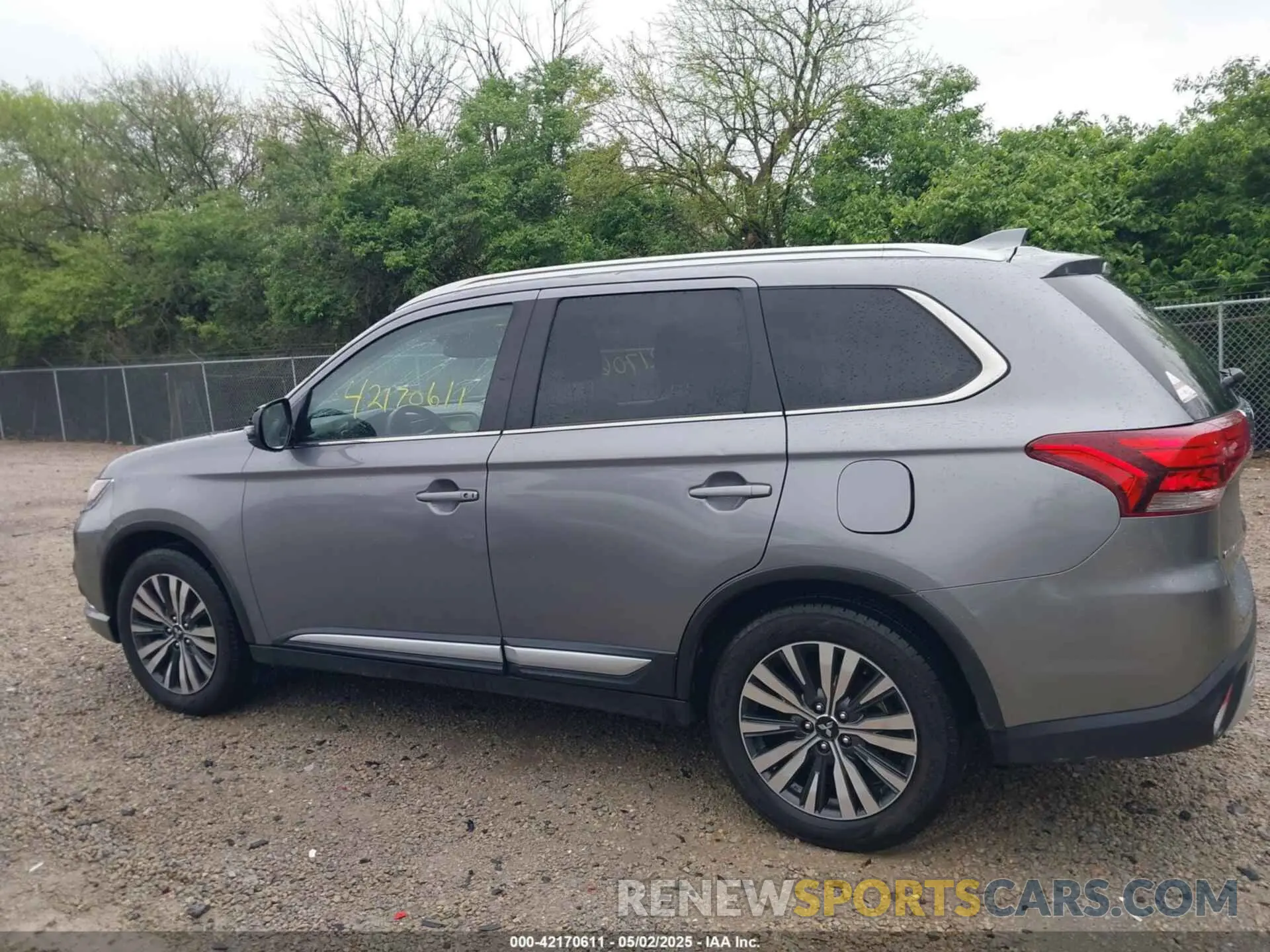 14 Фотография поврежденного автомобиля JA4AD3A31LJ001086 MITSUBISHI OUTLANDER 2020