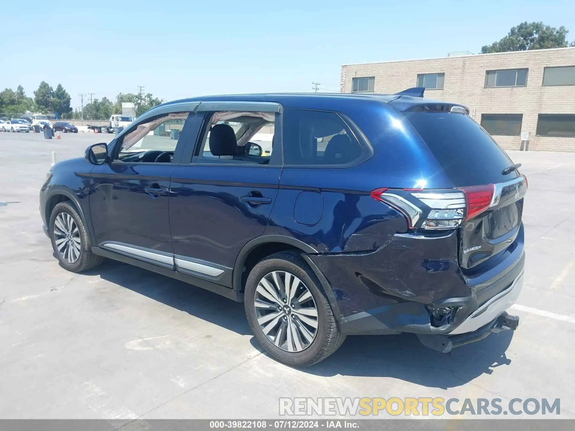3 Photograph of a damaged car JA4AD3A32LZ017587 MITSUBISHI OUTLANDER 2020