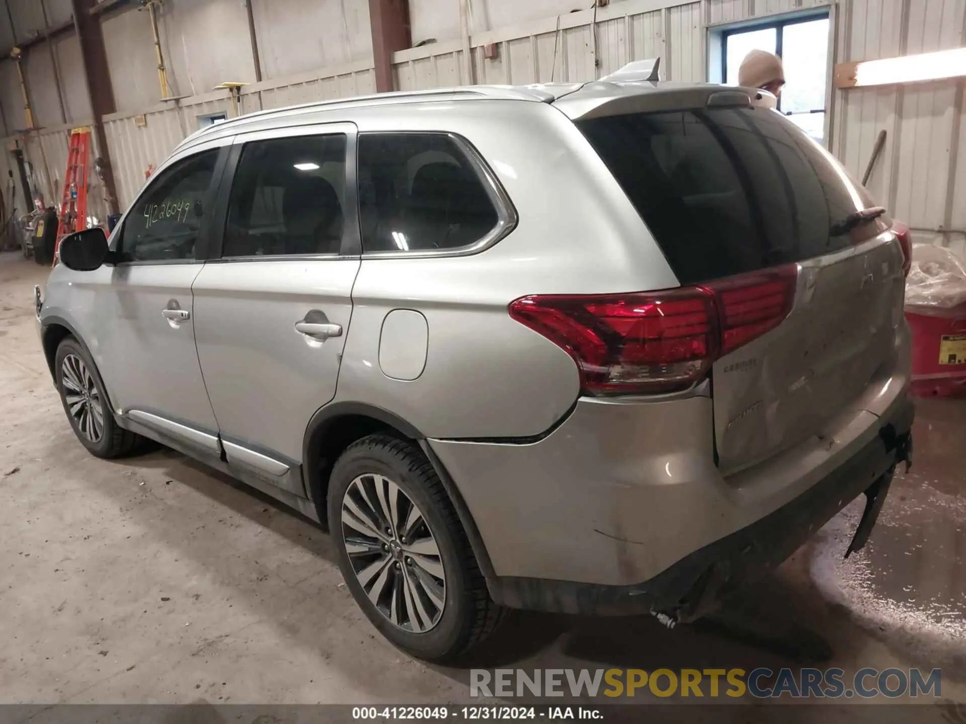 3 Фотография поврежденного автомобиля JA4AD3A32LZ019498 MITSUBISHI OUTLANDER 2020
