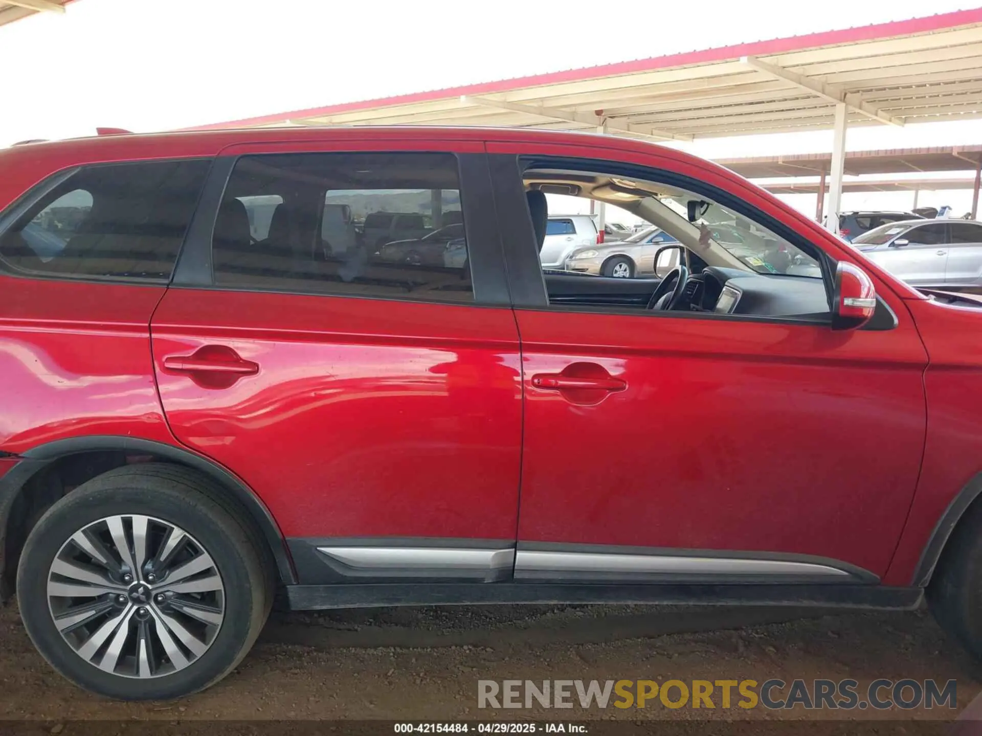 12 Photograph of a damaged car JA4AD3A33LZ009031 MITSUBISHI OUTLANDER 2020