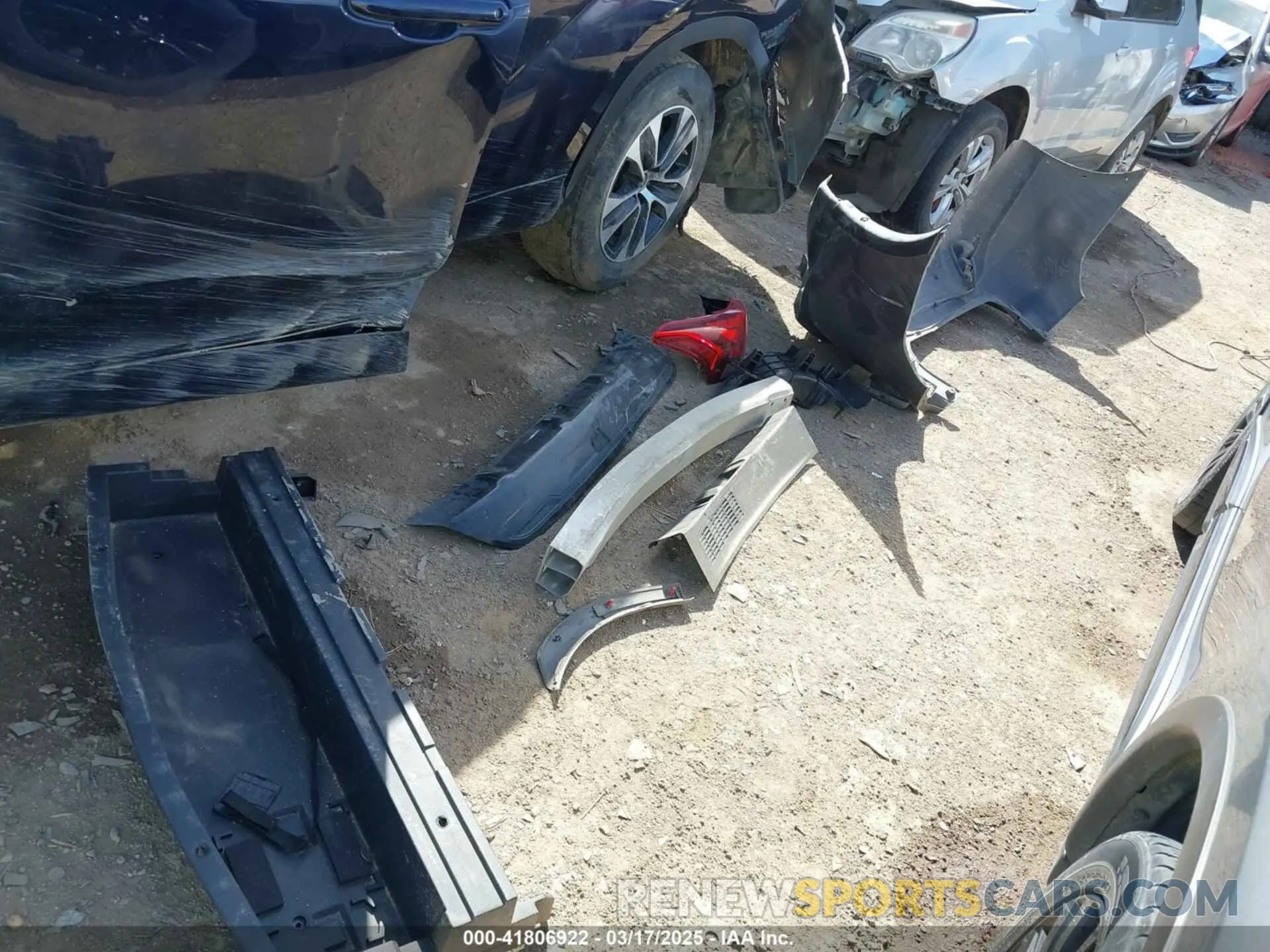 12 Photograph of a damaged car JA4AD3A34LZ036626 MITSUBISHI OUTLANDER 2020
