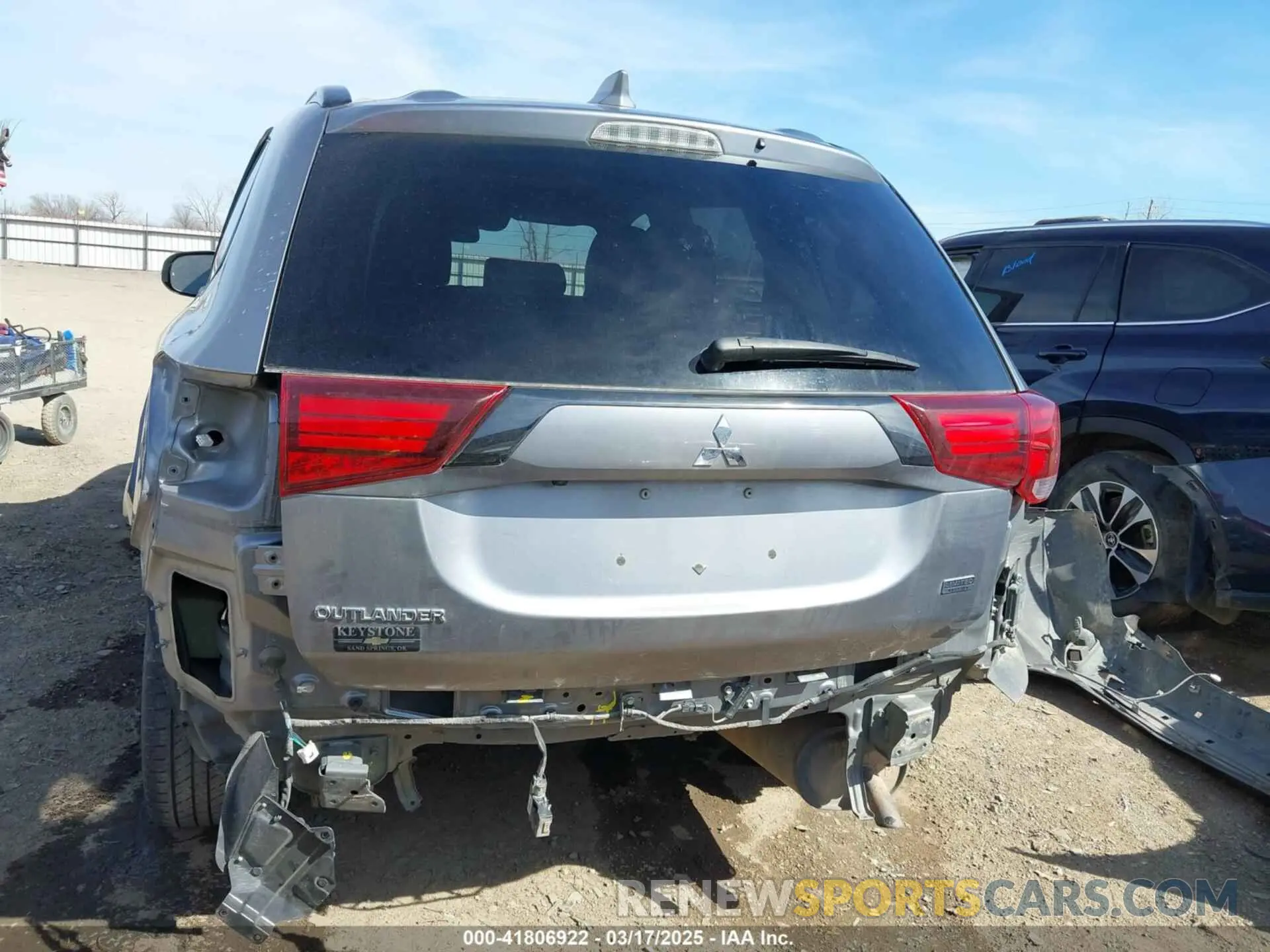17 Photograph of a damaged car JA4AD3A34LZ036626 MITSUBISHI OUTLANDER 2020