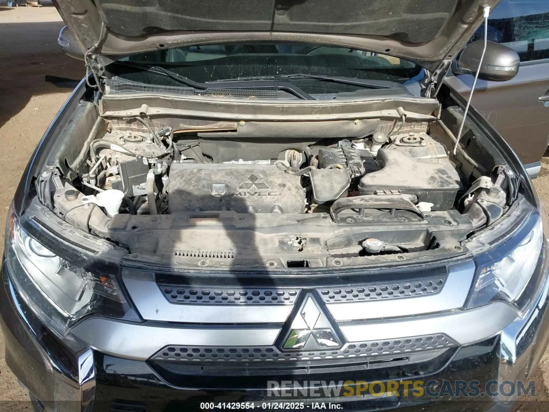 10 Фотография поврежденного автомобиля JA4AD3A34LZ046556 MITSUBISHI OUTLANDER 2020
