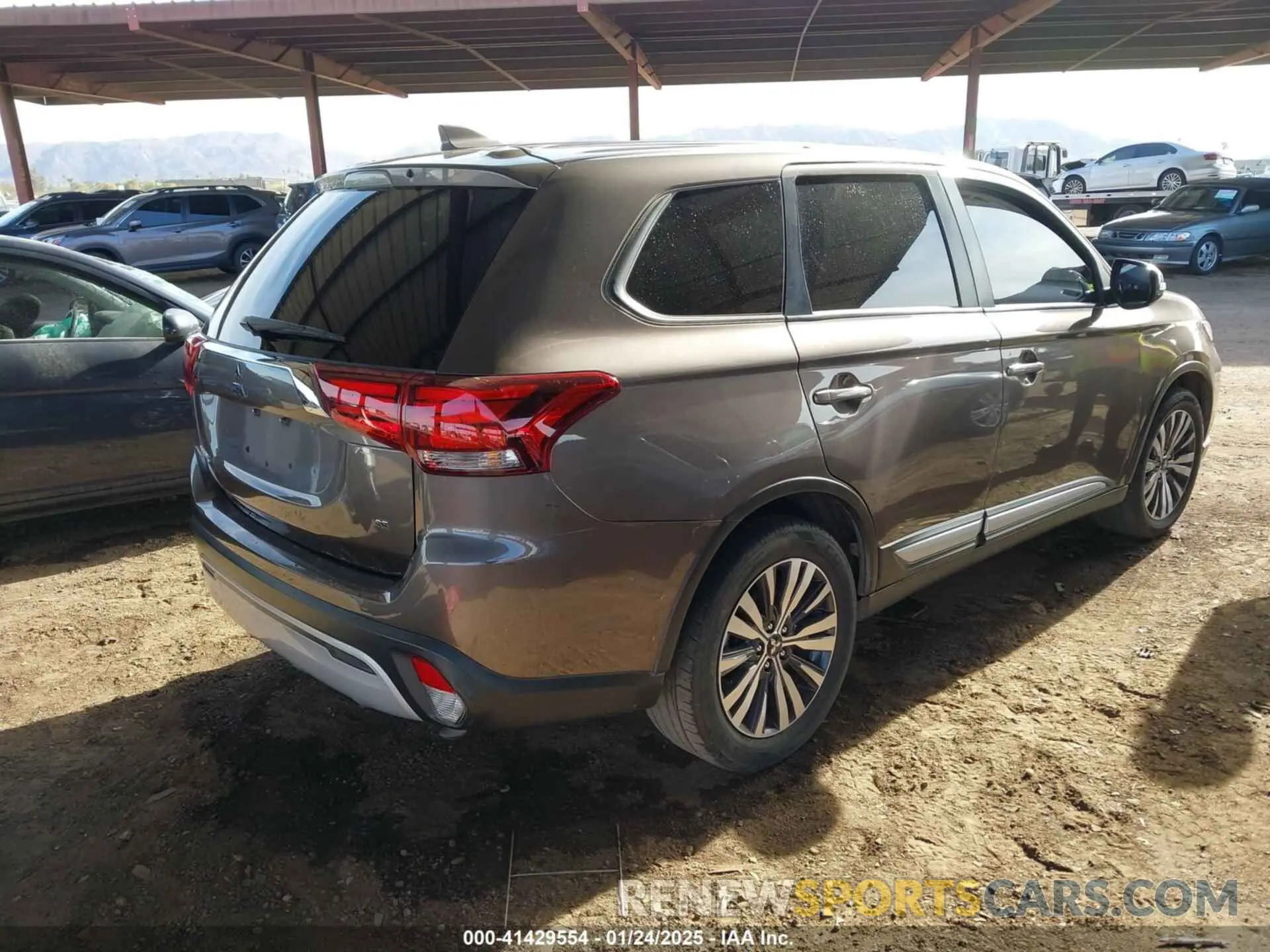 4 Фотография поврежденного автомобиля JA4AD3A34LZ046556 MITSUBISHI OUTLANDER 2020