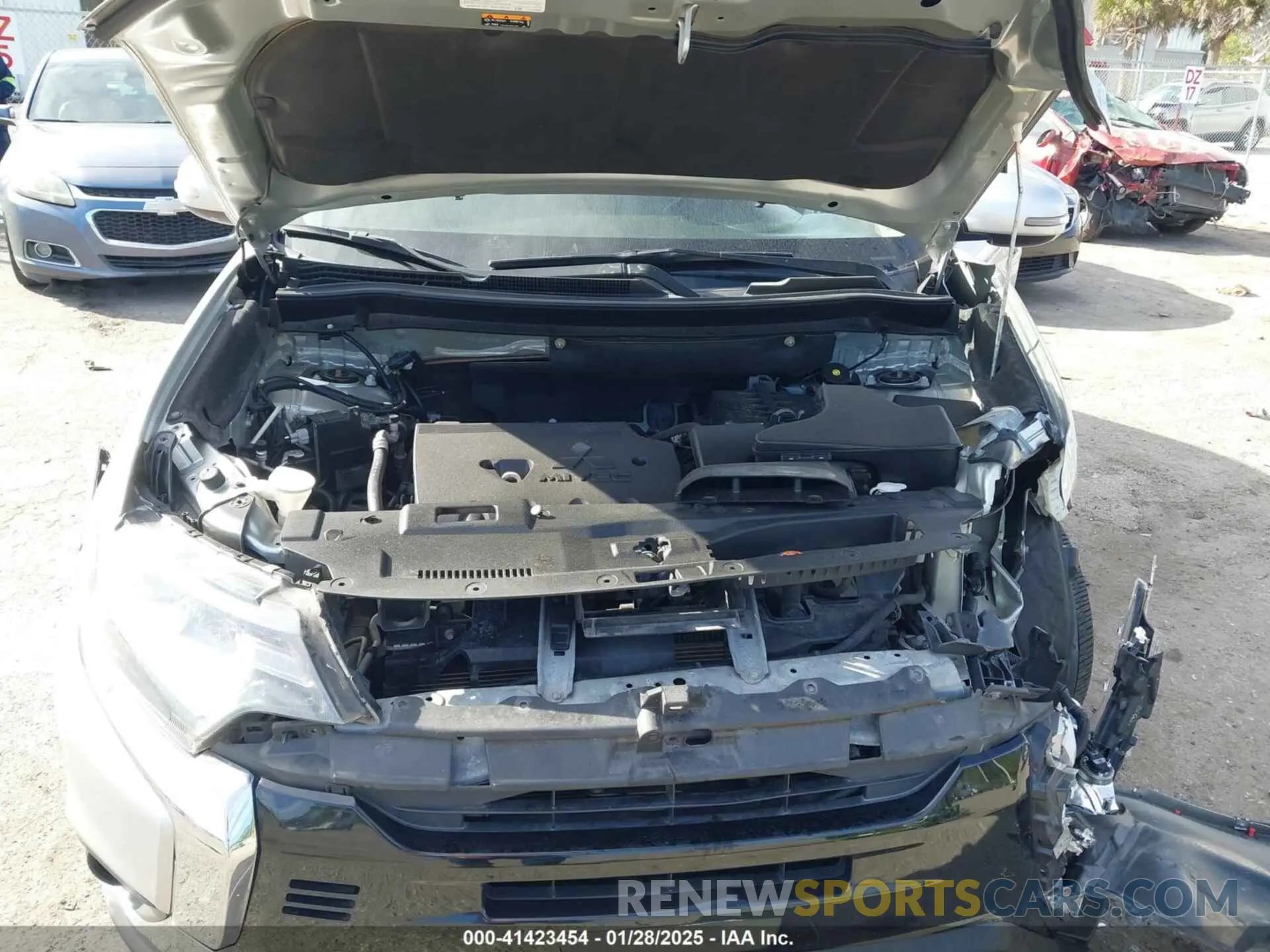10 Фотография поврежденного автомобиля JA4AD3A35LZ030088 MITSUBISHI OUTLANDER 2020