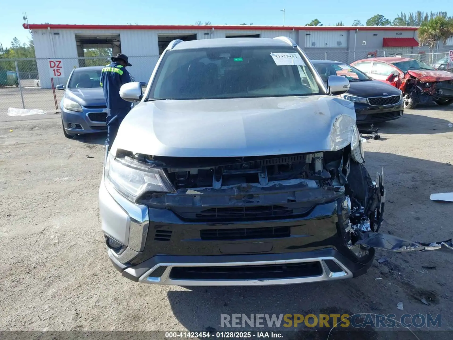 13 Фотография поврежденного автомобиля JA4AD3A35LZ030088 MITSUBISHI OUTLANDER 2020