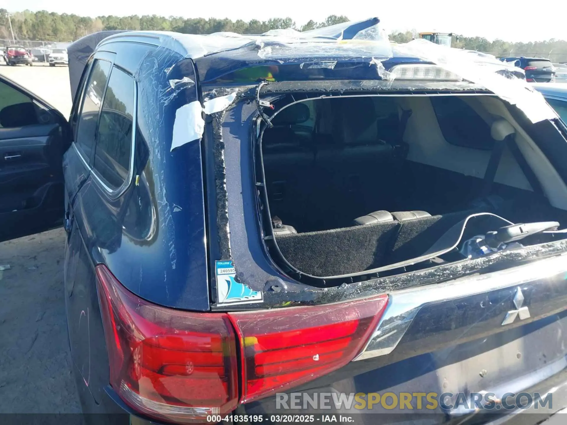6 Photograph of a damaged car JA4AD3A36LZ020105 MITSUBISHI OUTLANDER 2020