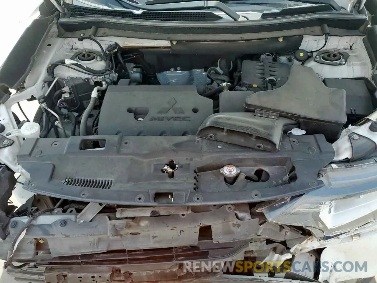 13 Фотография поврежденного автомобиля JA4AD3A36LZ038989 MITSUBISHI OUTLANDER 2020