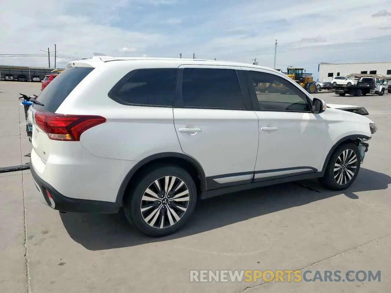 3 Фотография поврежденного автомобиля JA4AD3A36LZ038989 MITSUBISHI OUTLANDER 2020