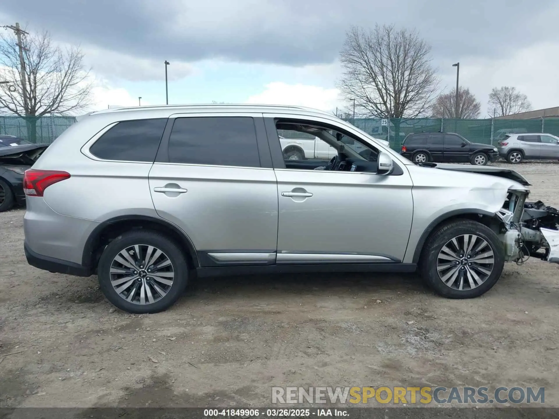 12 Фотография поврежденного автомобиля JA4AD3A37LZ032764 MITSUBISHI OUTLANDER 2020