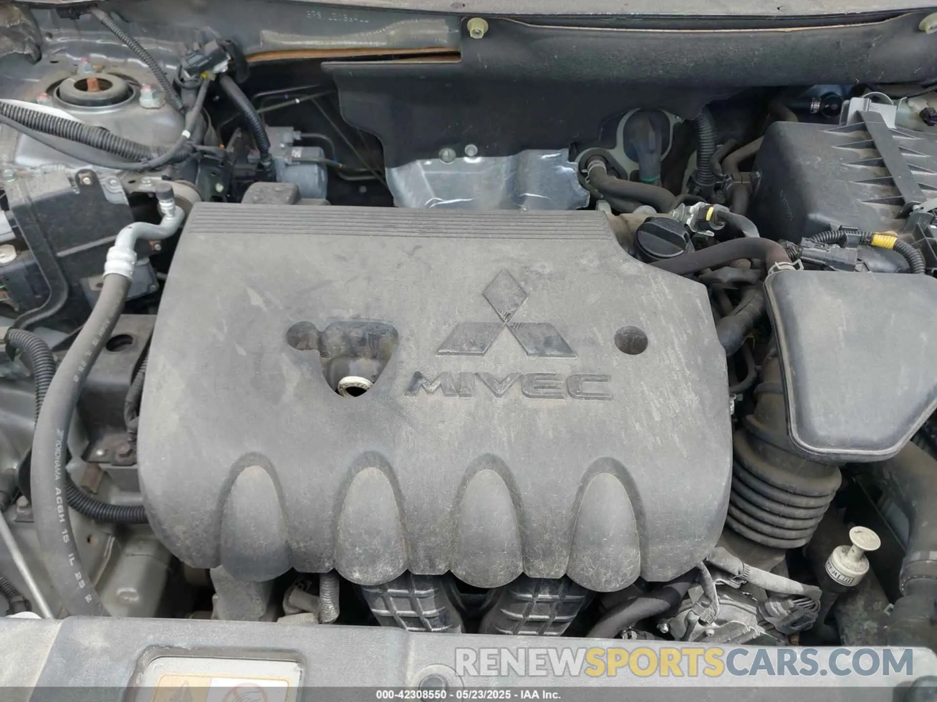 10 Photograph of a damaged car JA4AD3A37LZ036944 MITSUBISHI OUTLANDER 2020