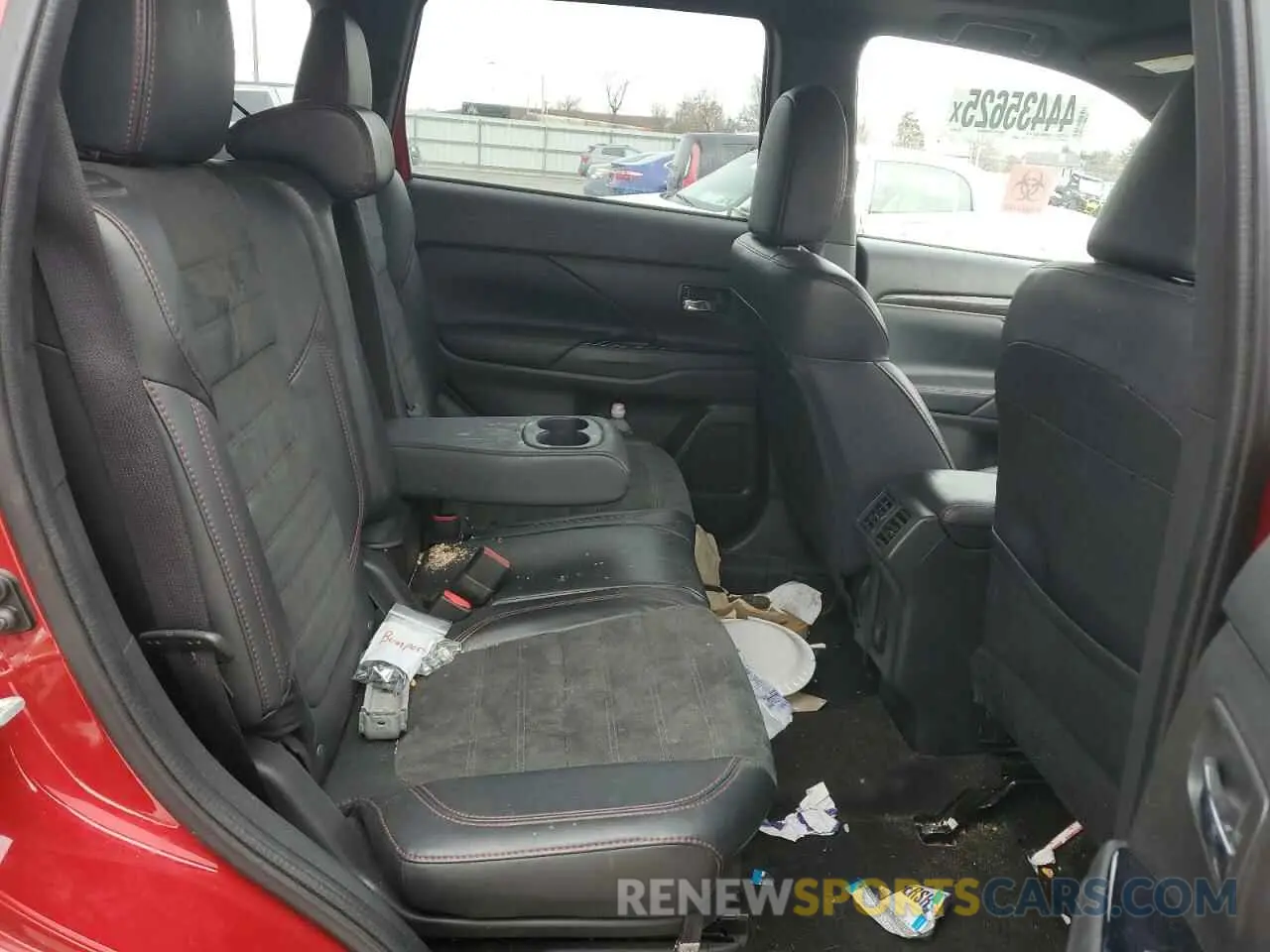 11 Photograph of a damaged car JA4AD3A38LZ022325 MITSUBISHI OUTLANDER 2020