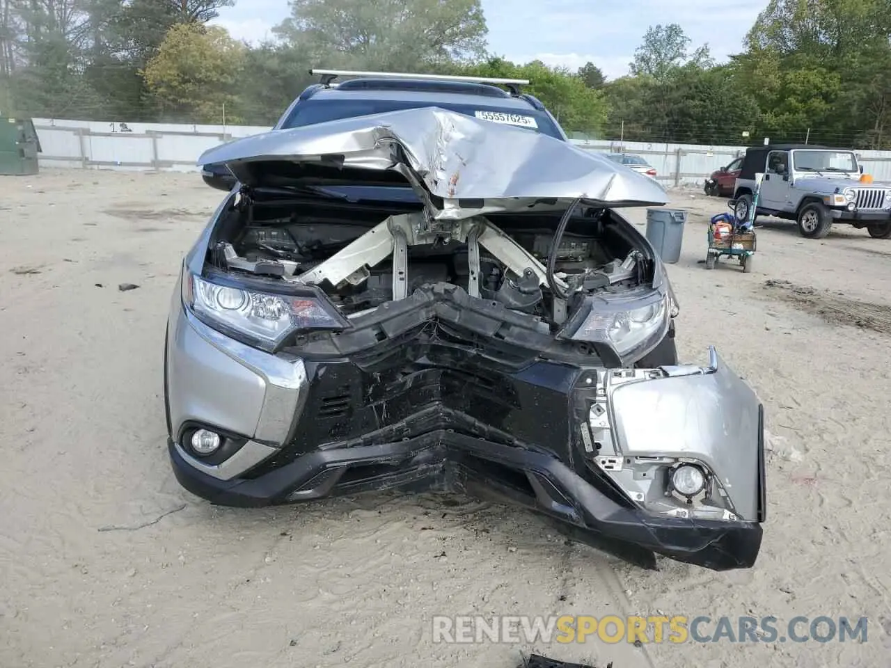 5 Photograph of a damaged car JA4AD3A38LZ044972 MITSUBISHI OUTLANDER 2020