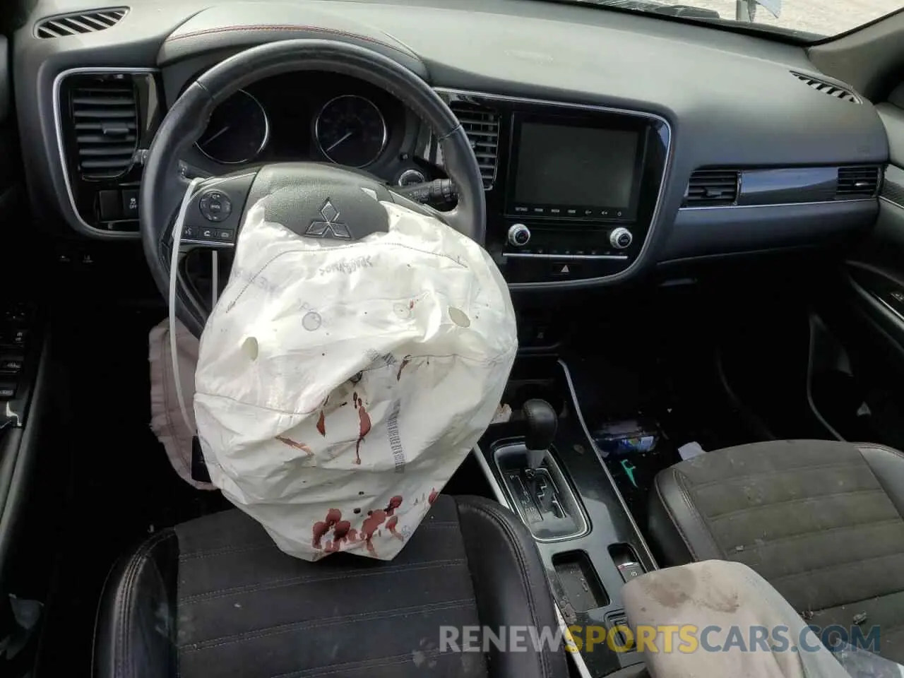 8 Photograph of a damaged car JA4AD3A38LZ044972 MITSUBISHI OUTLANDER 2020