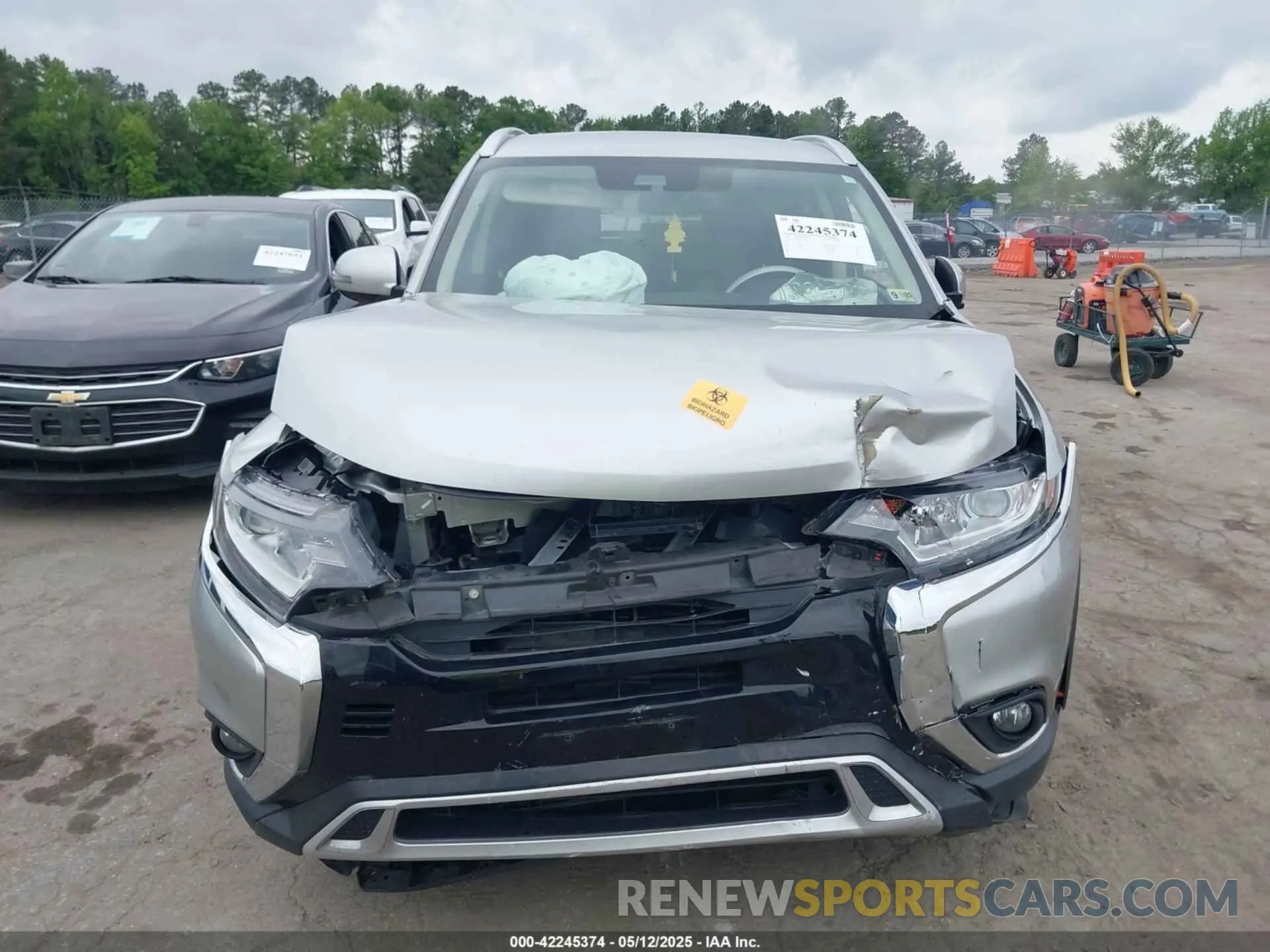12 Photograph of a damaged car JA4AD3A39LZ034015 MITSUBISHI OUTLANDER 2020