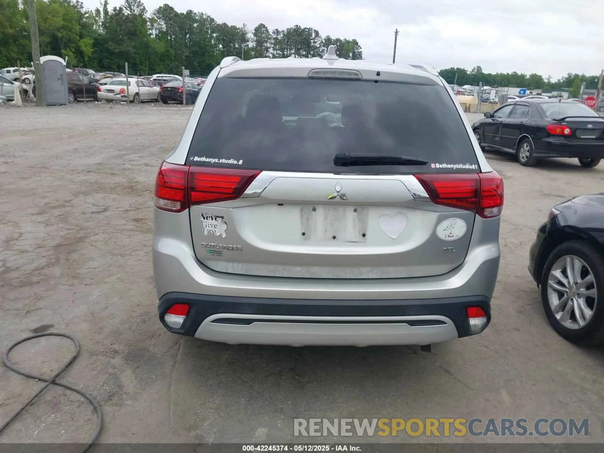 16 Photograph of a damaged car JA4AD3A39LZ034015 MITSUBISHI OUTLANDER 2020