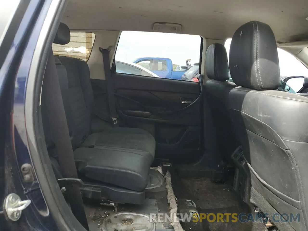 11 Photograph of a damaged car JA4AD3A3XLZ023508 MITSUBISHI OUTLANDER 2020