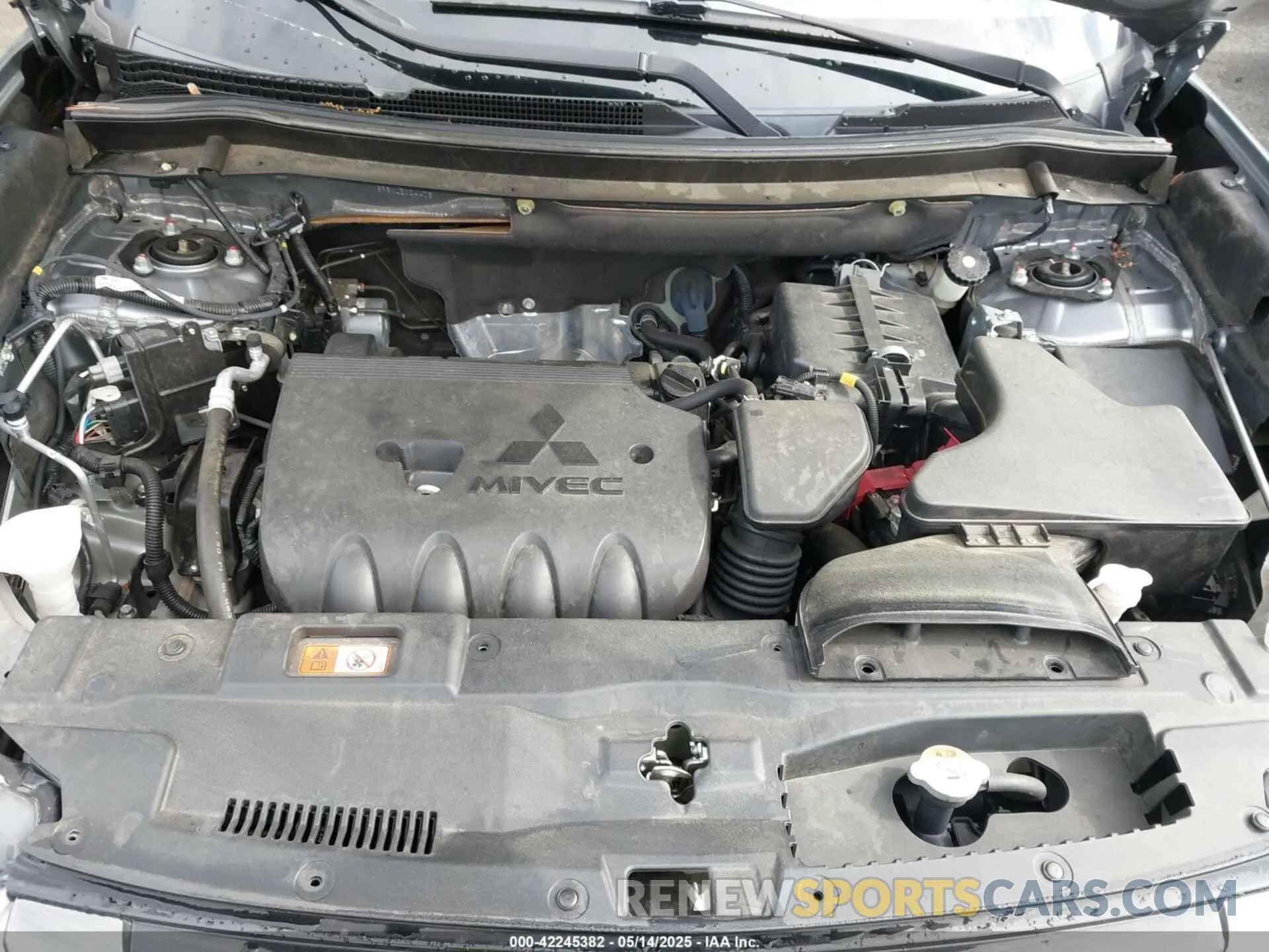 10 Фотография поврежденного автомобиля JA4AD3A3XLZ024478 MITSUBISHI OUTLANDER 2020