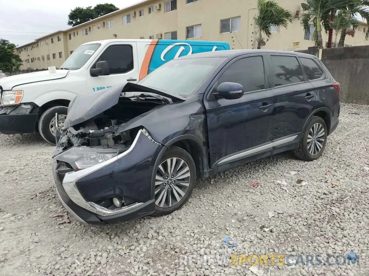 1 Photograph of a damaged car JA4AD3A3XLZ044097 MITSUBISHI OUTLANDER 2020