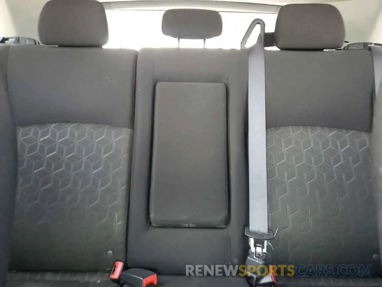 10 Photograph of a damaged car JA4AP3AU5LU031366 MITSUBISHI OUTLANDER 2020