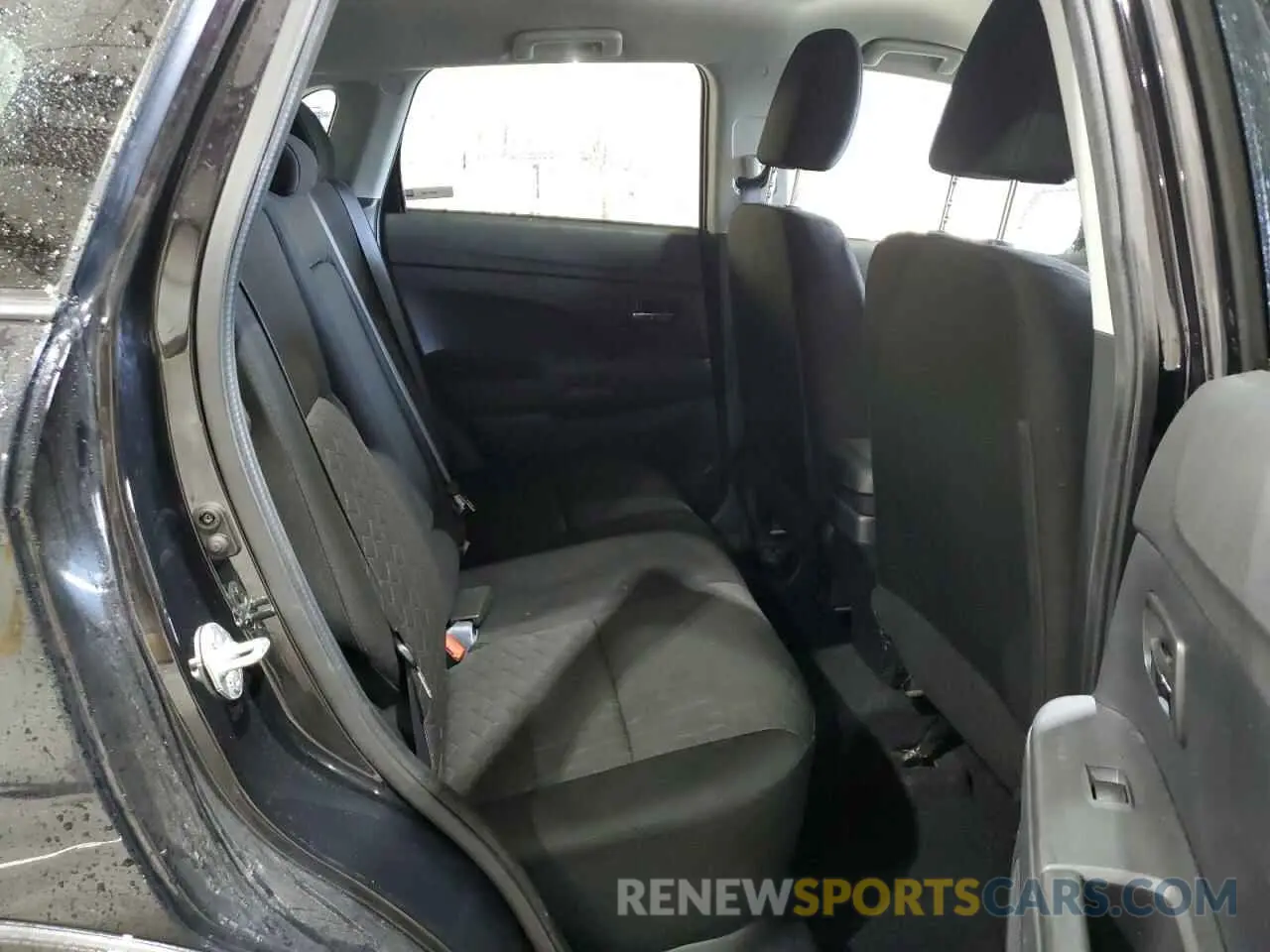 11 Photograph of a damaged car JA4AP3AU6LU018299 MITSUBISHI OUTLANDER 2020